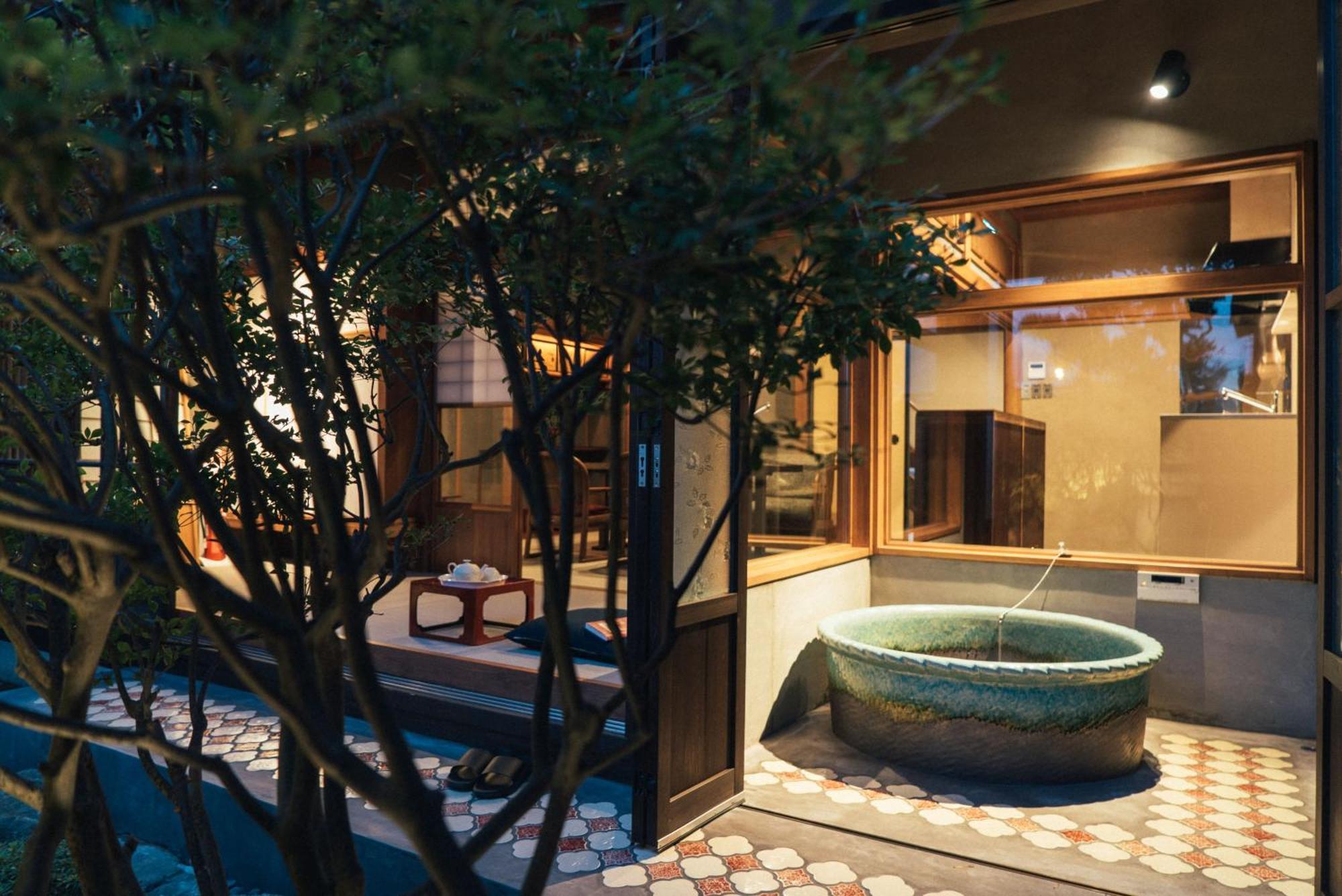 Bed And Craft Hotel Nanto Exterior photo
