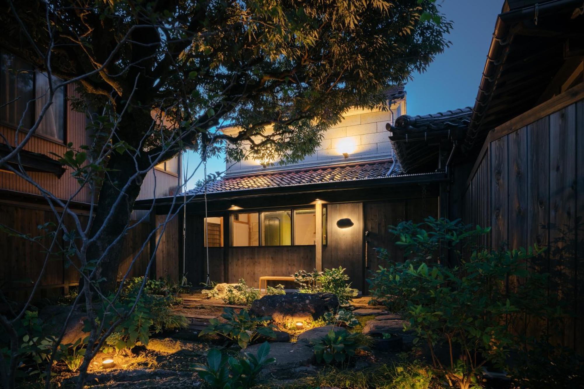Bed And Craft Hotel Nanto Exterior photo